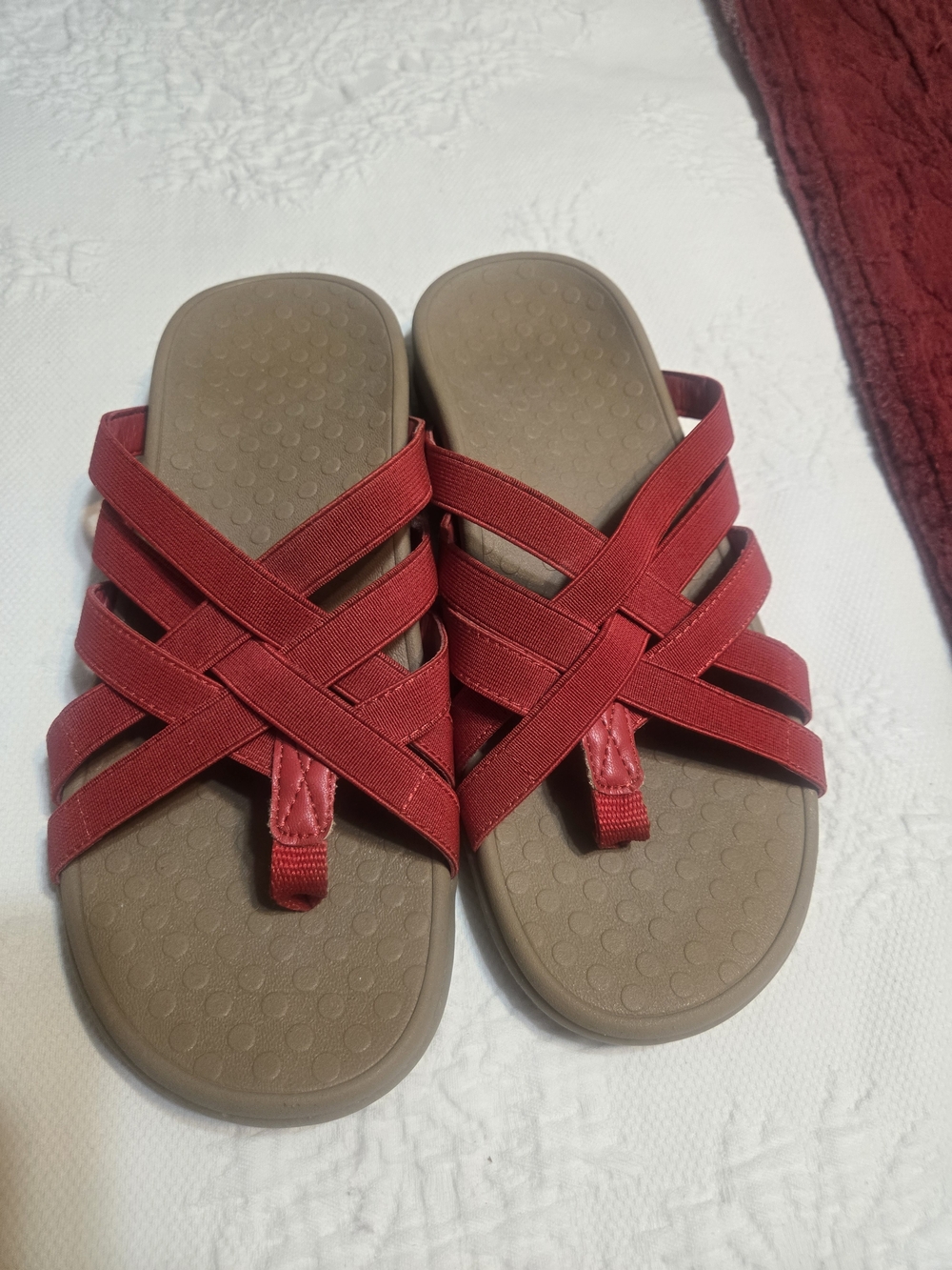 Vionic Tia Red Sandals